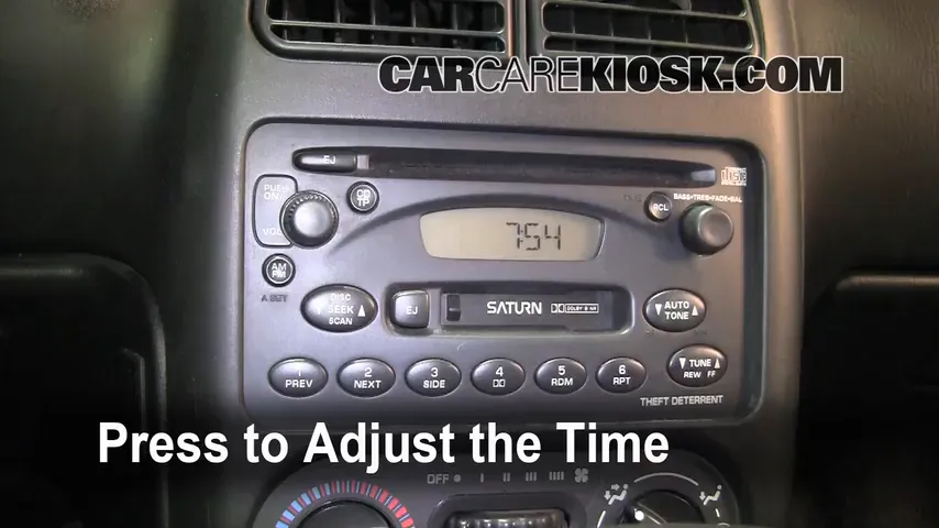 2000 Saturn SL 1.9L 4 Cyl. Clock
